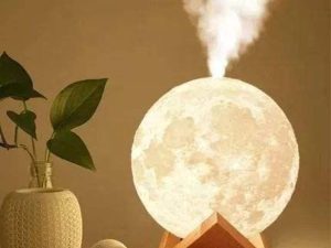 Umidificador De Ar Ultrassônico, Difusor De Aromas E Luminária De Mesa 880ml Lua Usb E Led 3 Cores